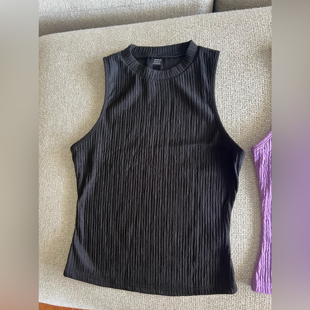Black ribbon tank size small